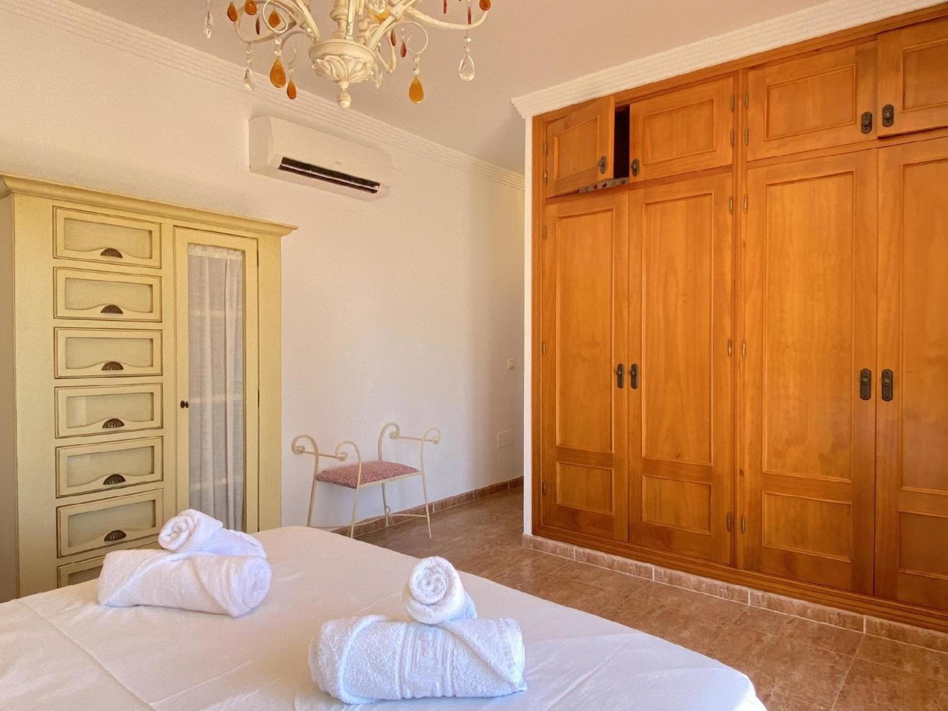 Hébergement de vacances Mit Privatpool Fuer 6 Personen Ca 250 Qm In Nerja, Andalusien Costa Del Sol *
