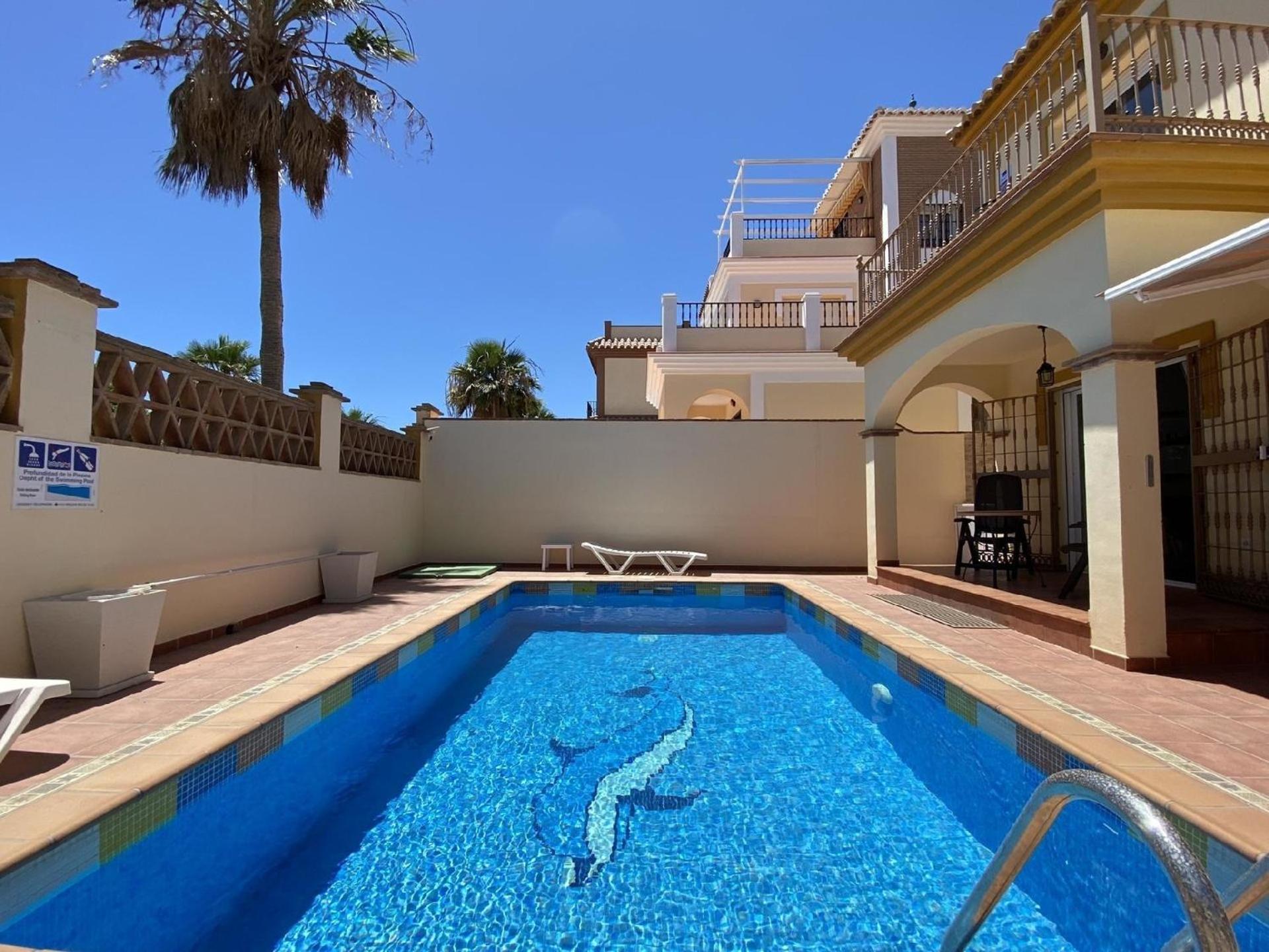 Hébergement de vacances Mit Privatpool Fuer 6 Personen Ca 250 Qm In Nerja, Andalusien Costa Del Sol Nerja